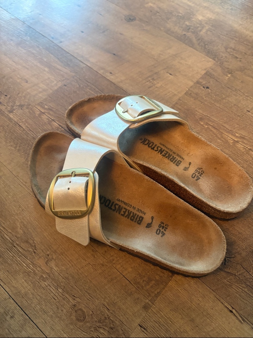 Birkenstock Single Strap Slide Sandals in Pearl/Gold